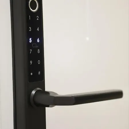 La Grand - New Bazaar * 티라나