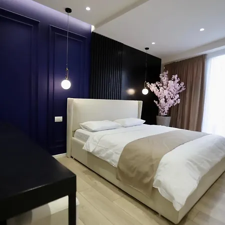 La Grand - New Bazaar