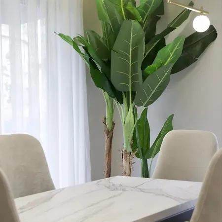 La Grand - New Bazaar 아파트