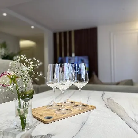 La Grand - New Bazaar * Tirana