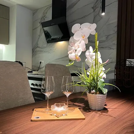 La Grand - New Bazaar Apartamento *