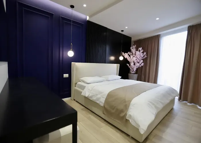 La Grand - New Bazaar