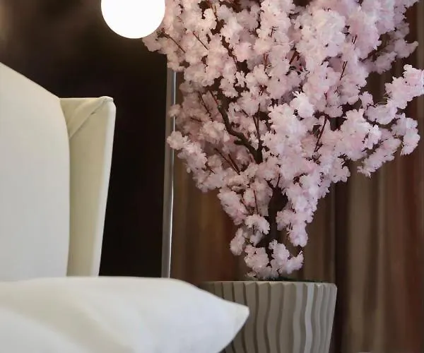 La Grand - New Bazaar * Tirana