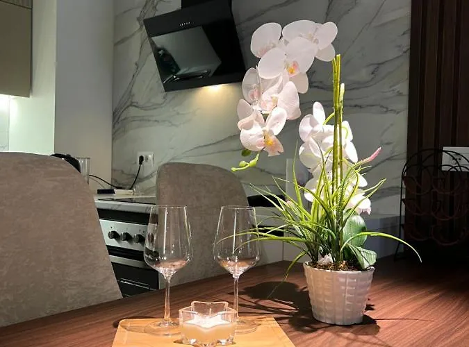 La Grand - New Bazaar Apartament *